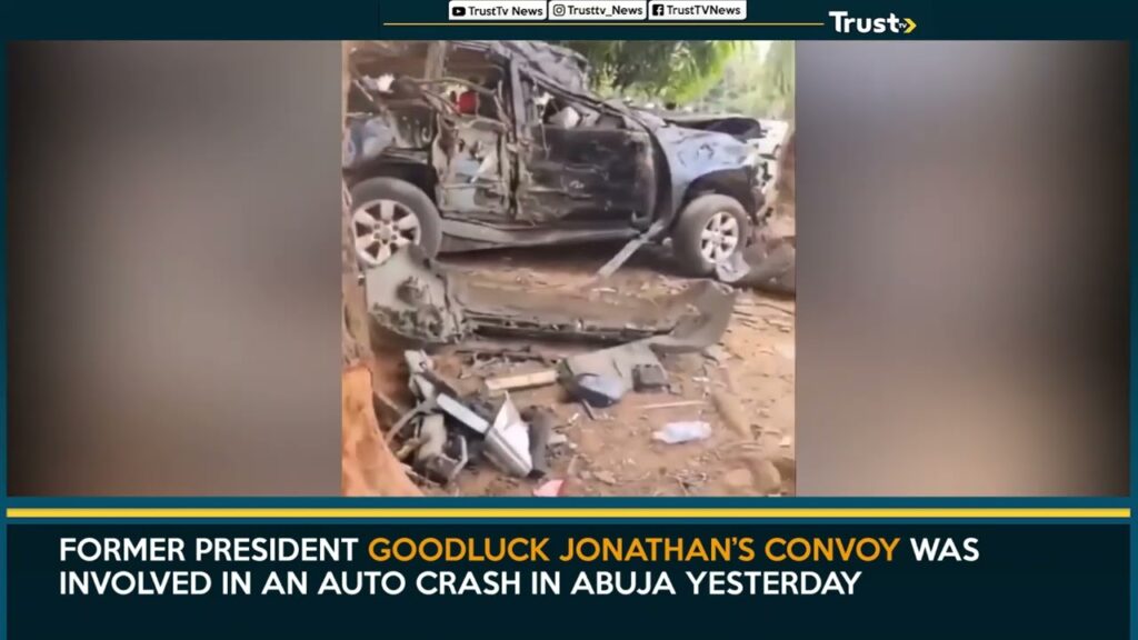 Former President Goodluck Jonathan’s Convoy Was Involved In An Auto Crash In Abuja Yesterday