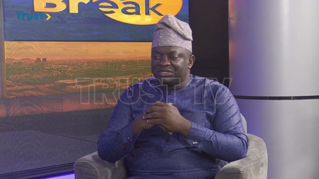 DAYBREAK SHOW: NEWSPAPER REVIEW