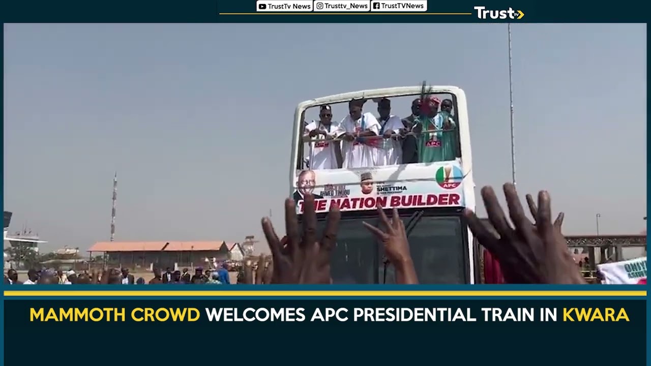 Mammoth Crowd Welcomes APC Presidential Train In Kwara