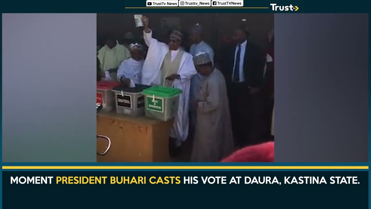 <strong>Moment President Buhari Casts His Vote At Daura, Kastina State</strong>