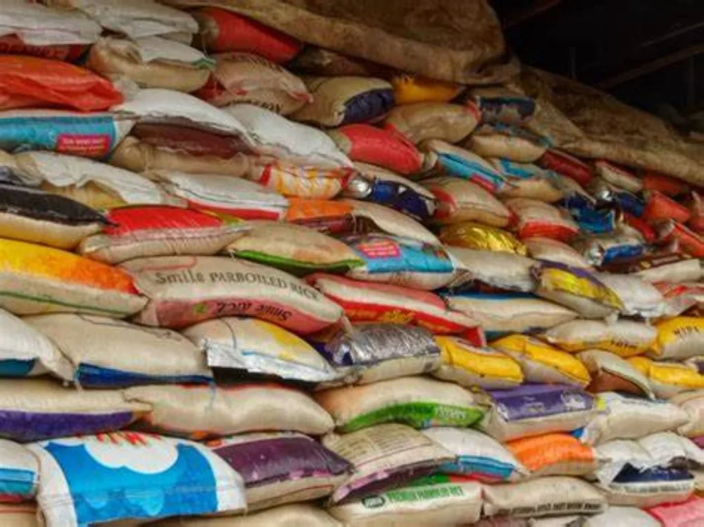 FG Shares 20 Trucks of Rice Each to State Governors.