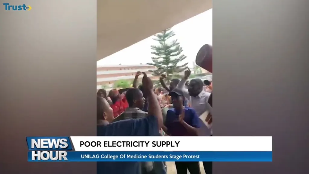 Poor Electricity Supply: UNILAG college of medicine students stage protest