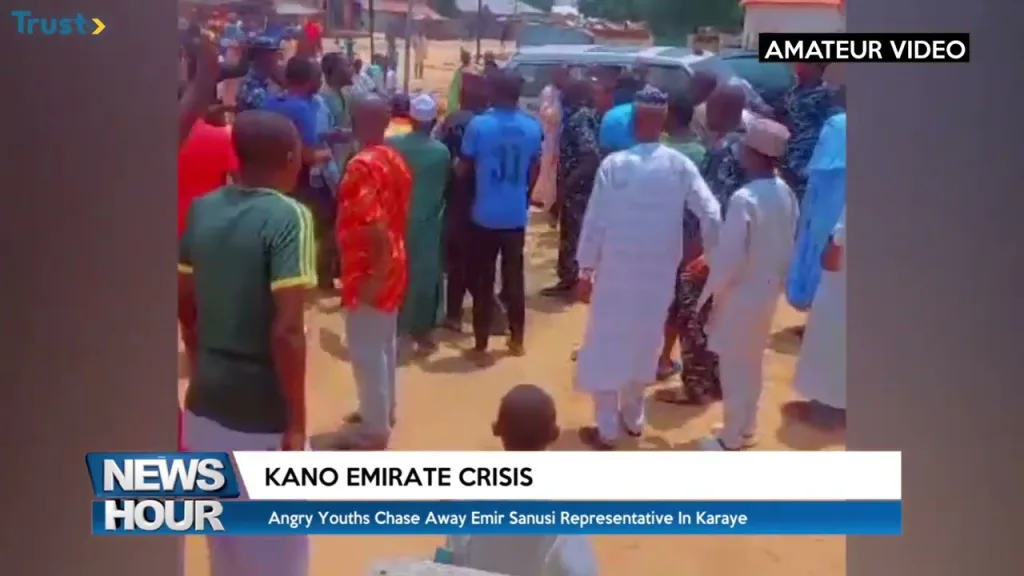 Angry youths chase away emir Sanusi’s representative in Karaye amid Kano emirate crisis