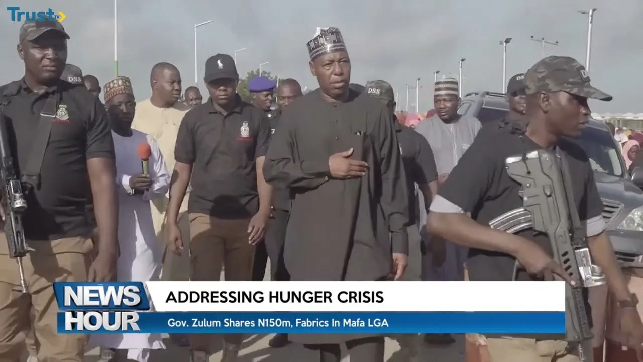 Gov. Zulum shares N150m and fabrics in Mafa LGA
