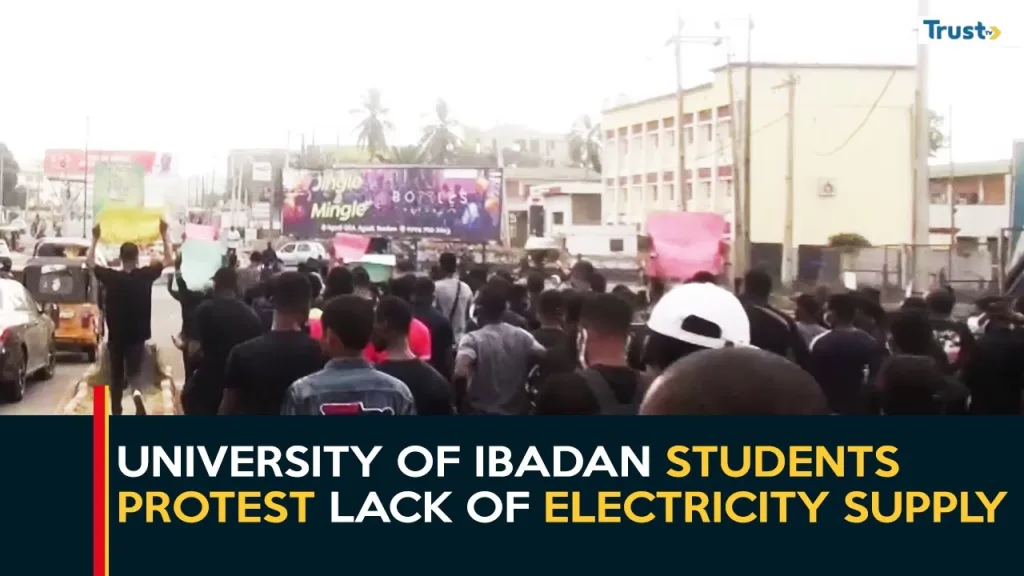 Power Blackout: University of Ibadan students protest lack of electricity supply to institution