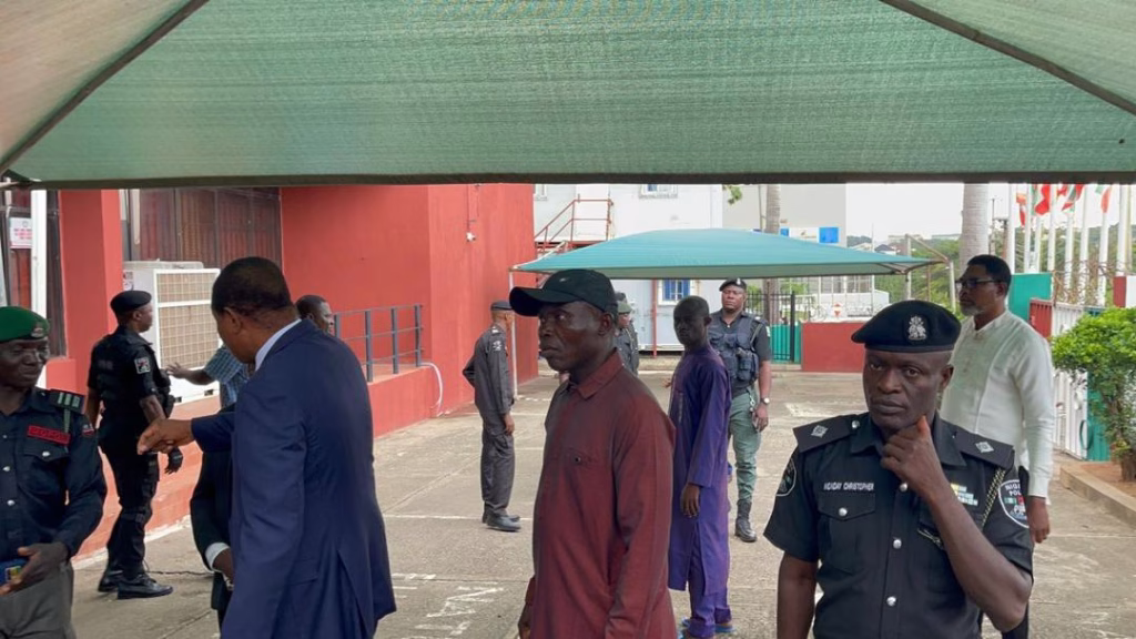 Security Operatives Stop PDP BoT Meeting in Abuja