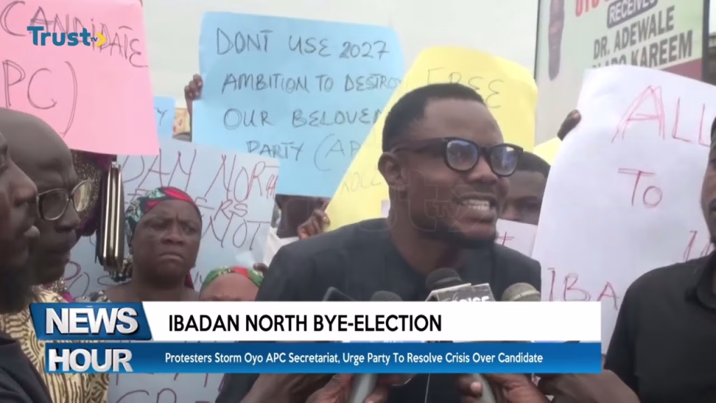 Ibadan North Bye-Election: Protesters storm Oyo APC secretariat, urge party to resolve crisis over candidate