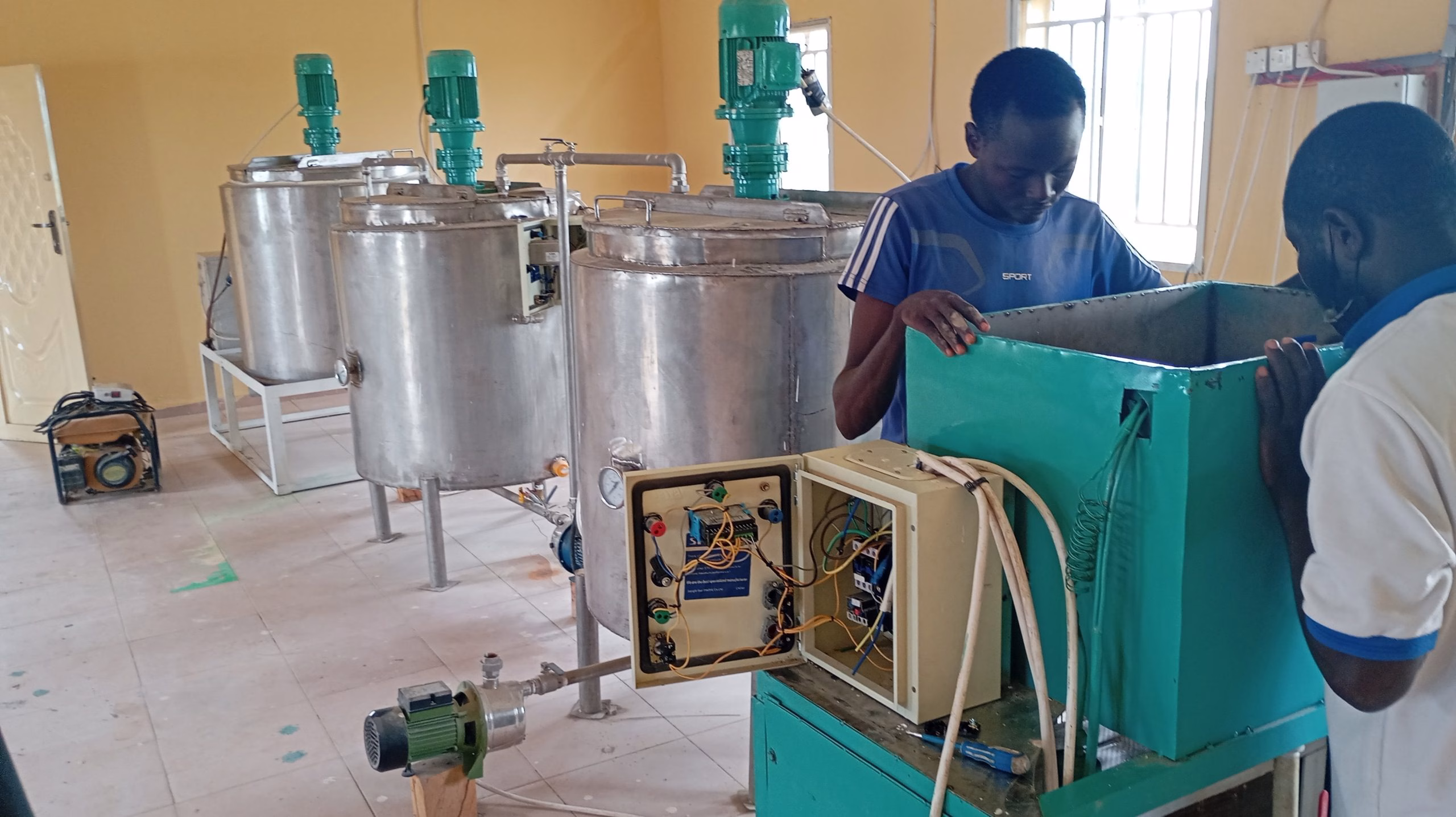 FG Unveils 2,000-Litre Milk Collection Centre