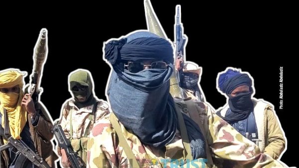 Emir escapes as bandits torch Kwara palace, abduct women, children